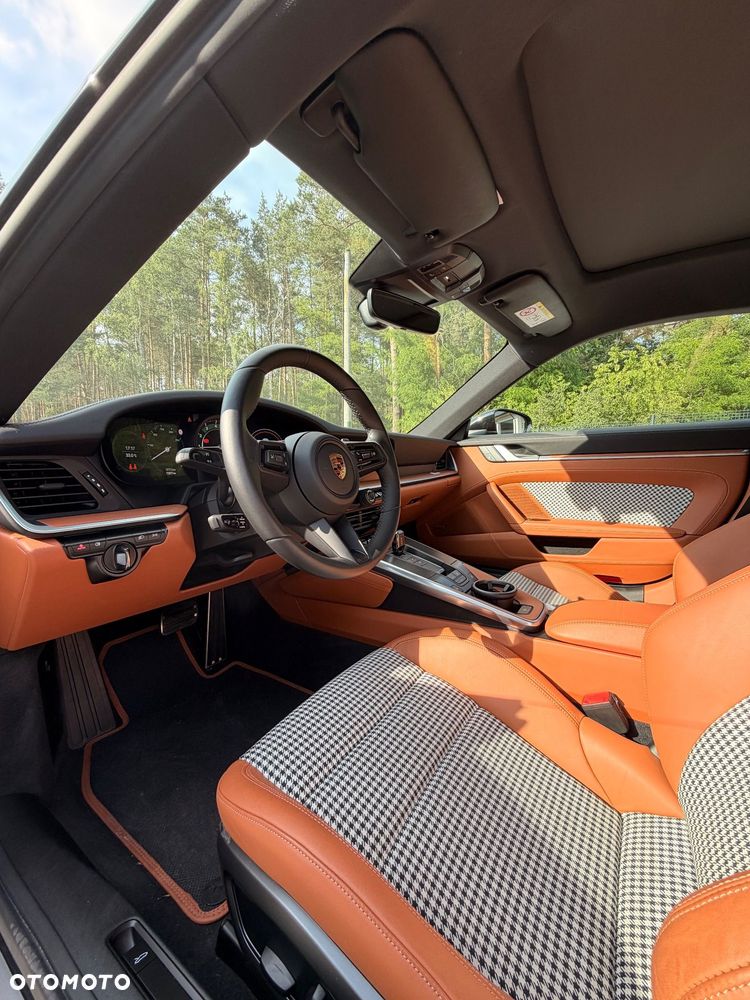 Porsche 911 Carrera 4S - 8