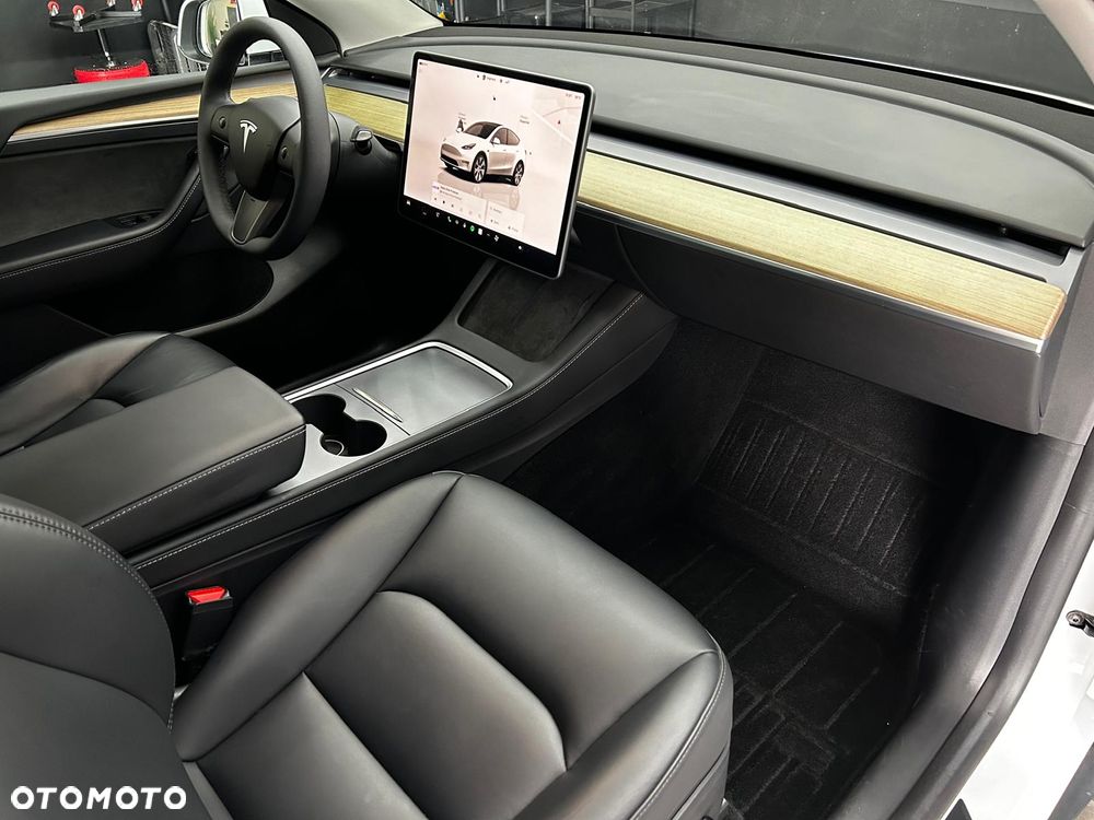 Tesla Y RWD - 21