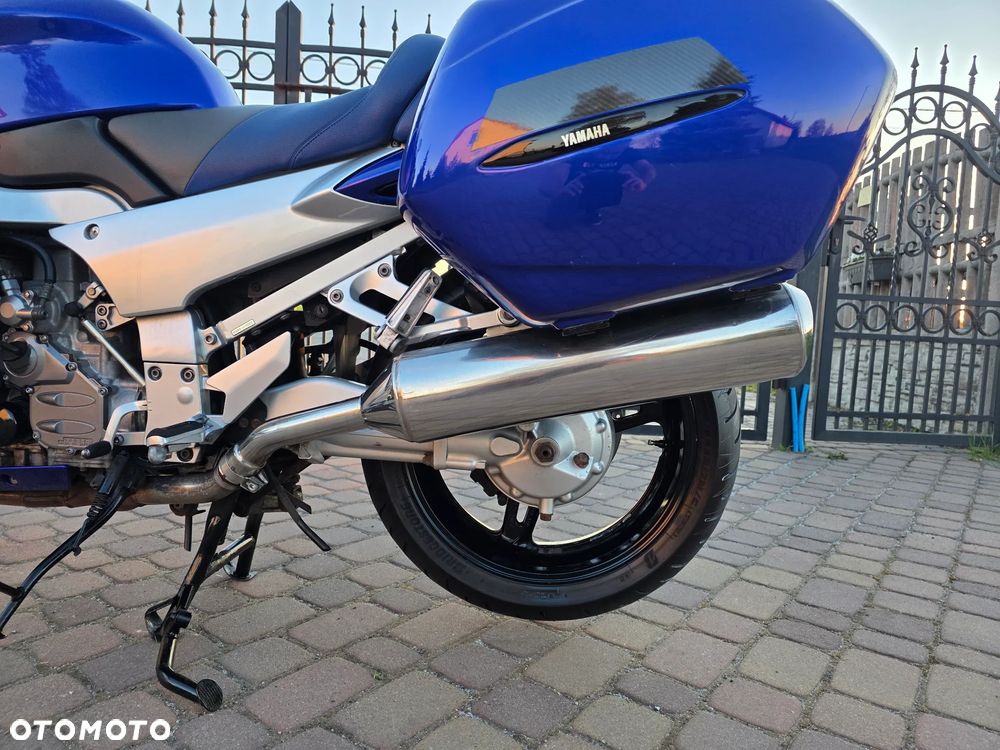 Yamaha FJR - 21