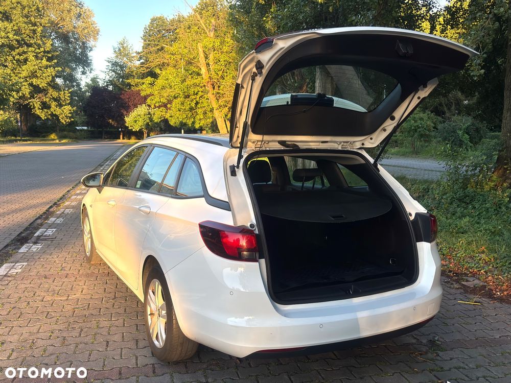 Opel Astra 1.6 CDTI Enjoy - 11