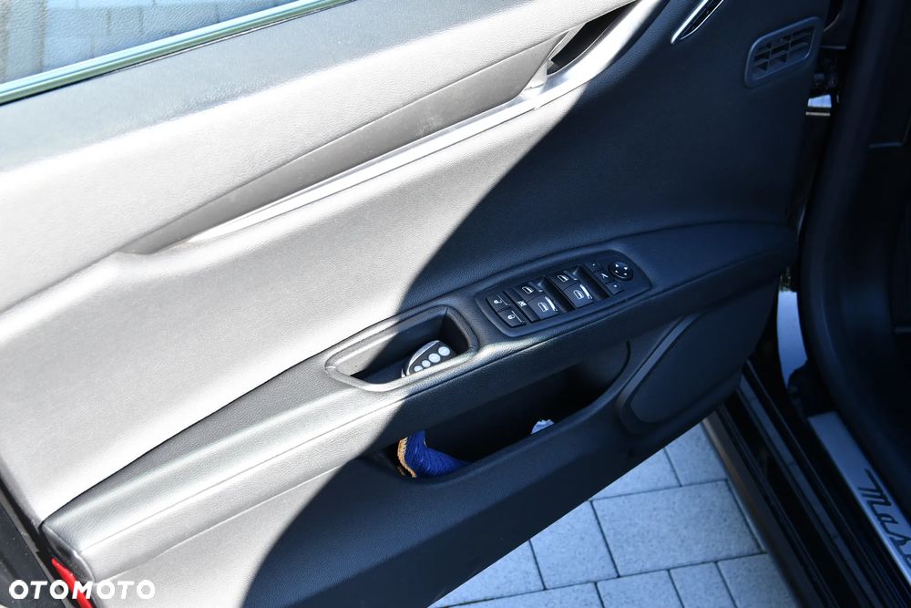 Maserati Ghibli - 11