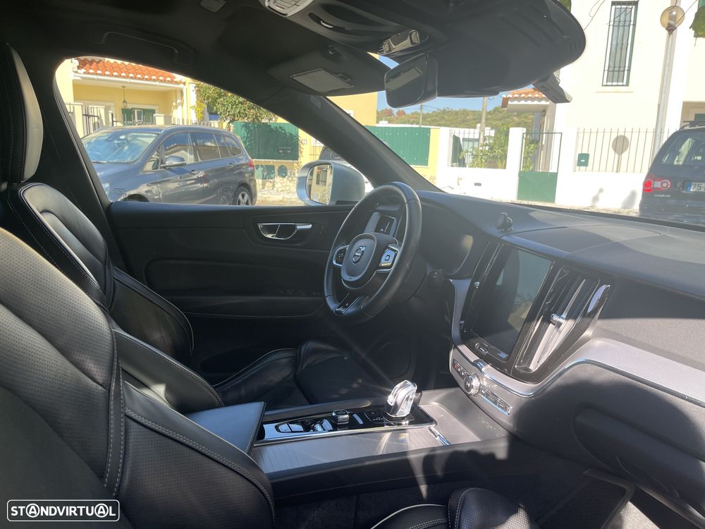 Volvo XC 60 2.0 T8 PHEV R-Design AWD - 8