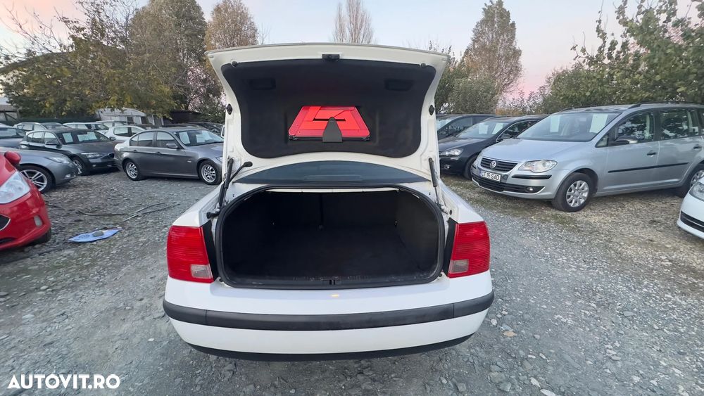 Volkswagen Passat - 10