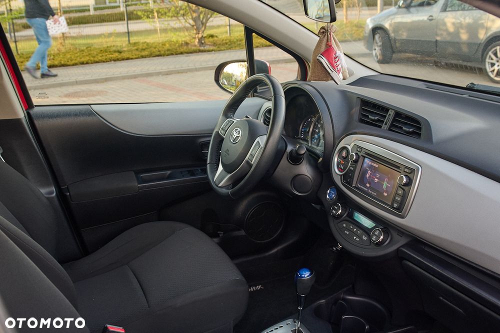 Toyota Yaris Hybrid 100 Premium EU6 - 31