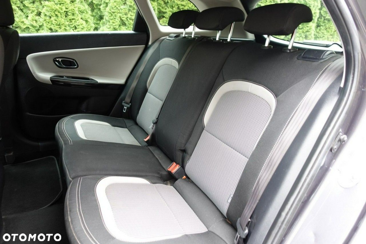 Kia Ceed - 22