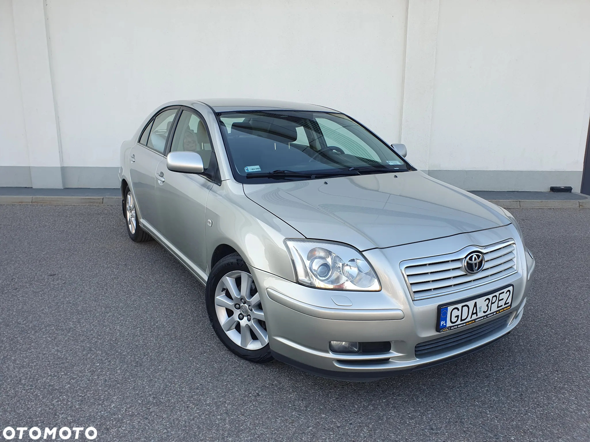 Toyota Avensis 1.8 VVT-i Sol Premium - 2