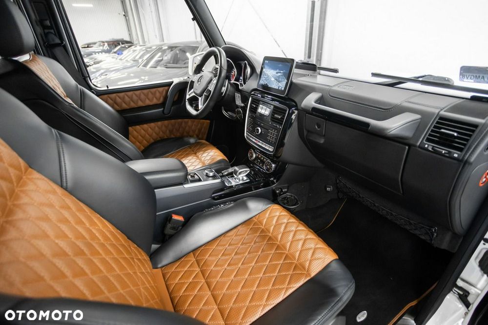 Mercedes-Benz Klasa G AMG 63 AMG SPEEDSHIFT 7G-TRONIC - 25