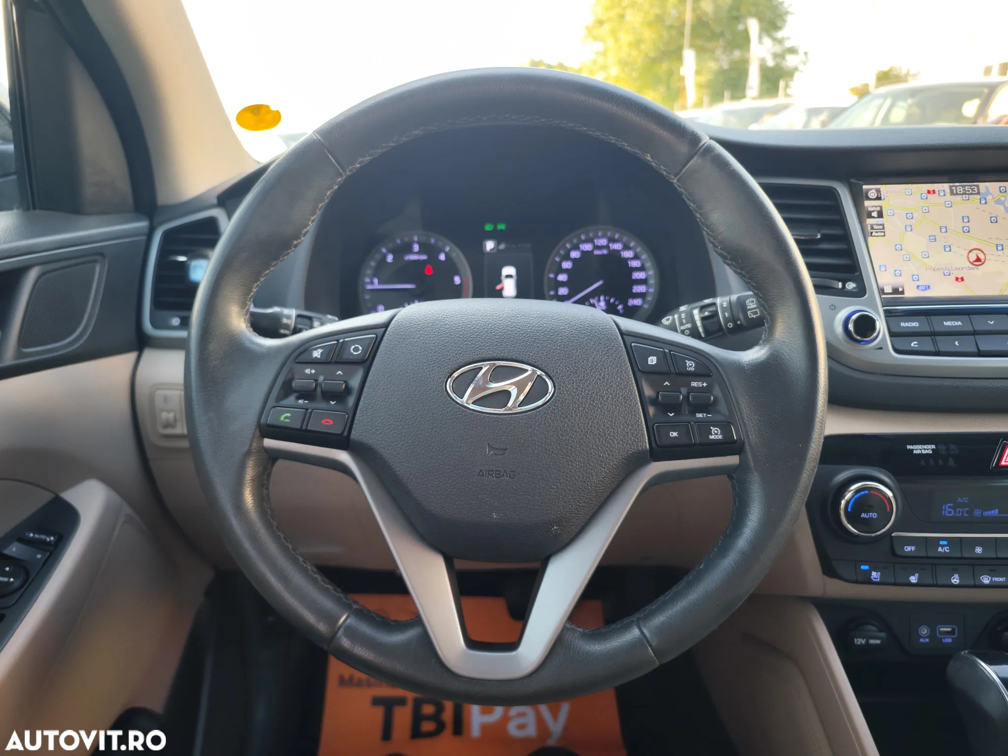 Hyundai Tucson 2.0 CRDI 4WD 8AT Luxury - 26