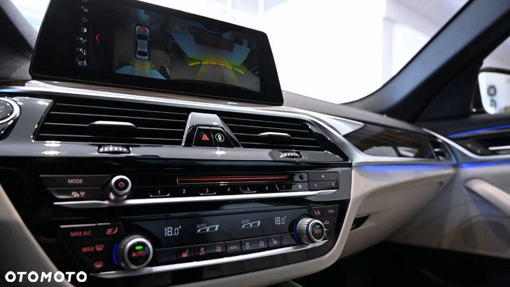 BMW Seria 5 520d Luxury Line - 10