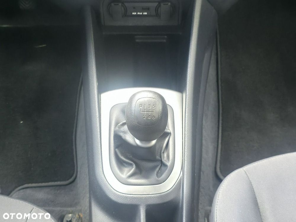 Kia Rio - 17