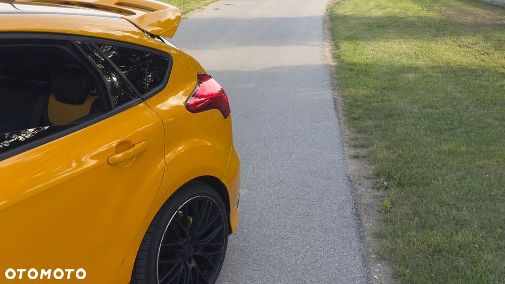Ford Focus 2.0 EcoBoost ST mit Leder-Sport-Paket - 33