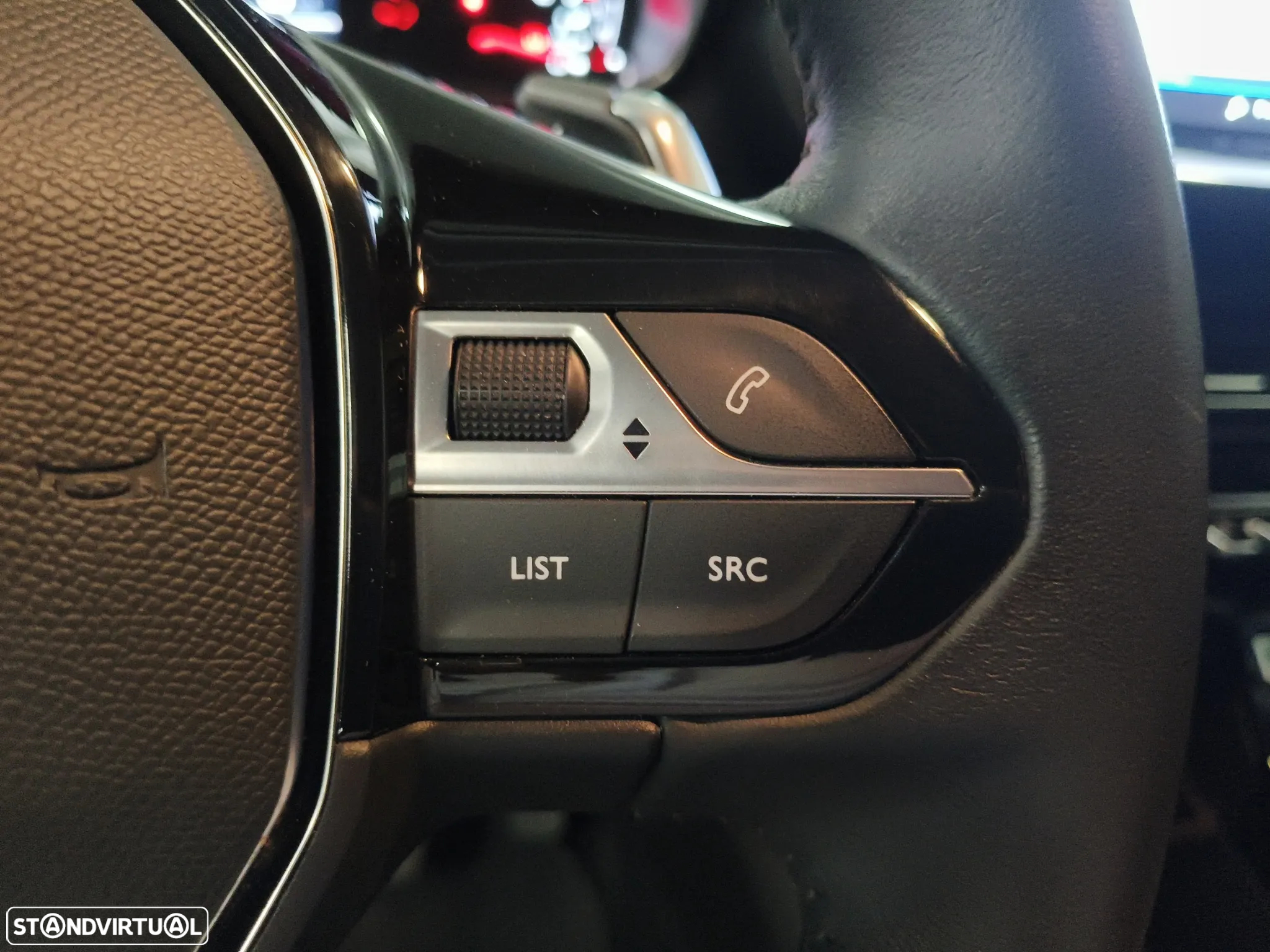 Peugeot 2008 1.2 PureTech Active Pack EAT8 - 18