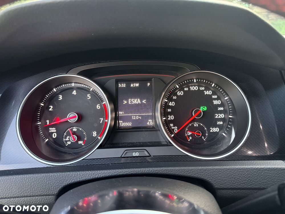 Volkswagen Golf - 22