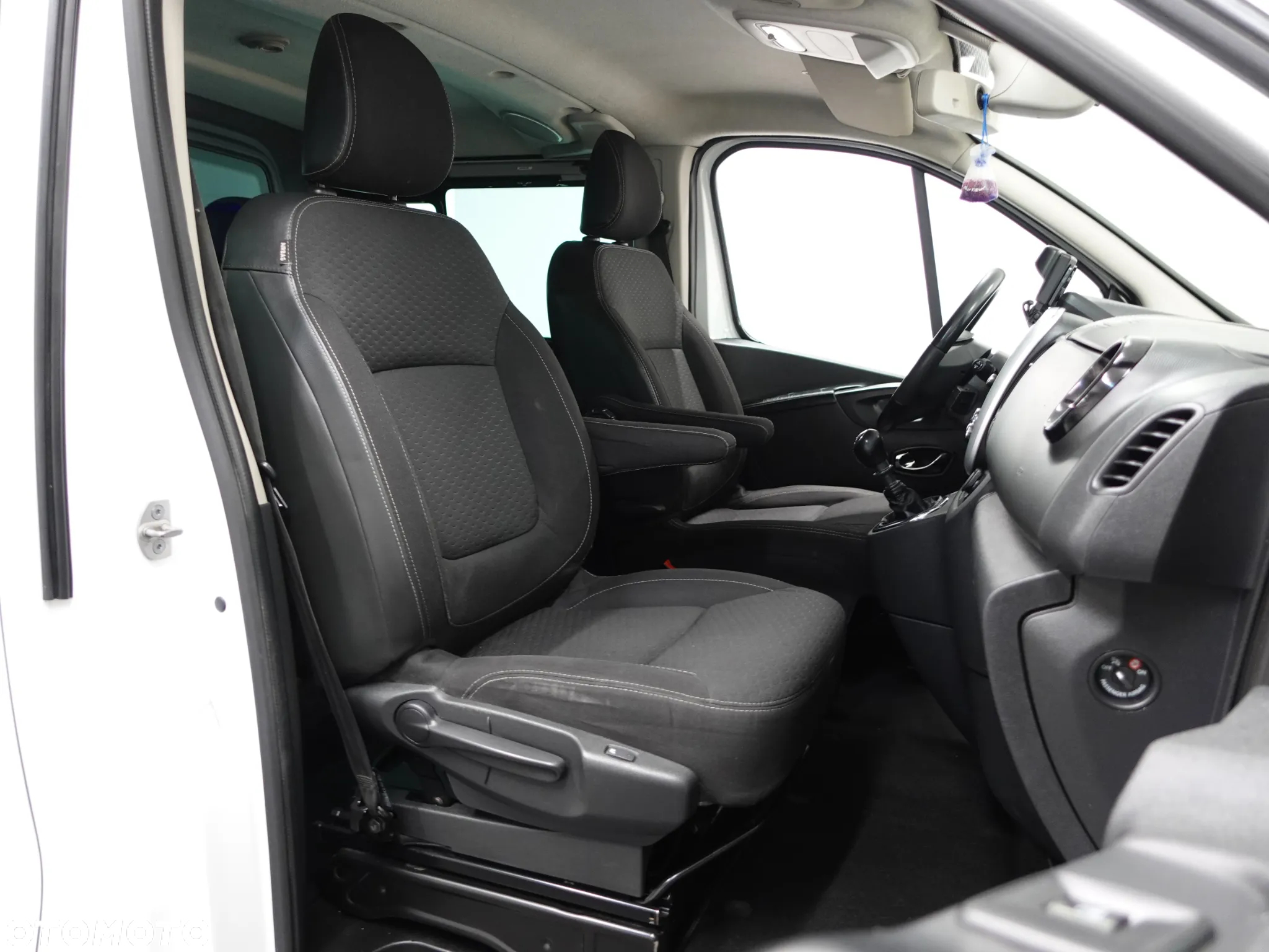 Opel Vivaro - 34