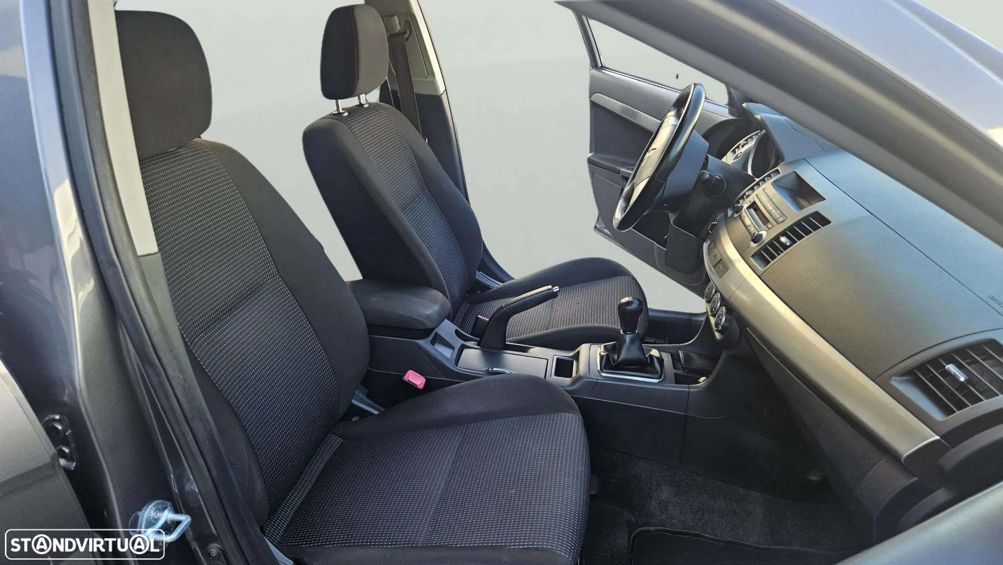 Mitsubishi Lancer 1.5 Invite - 14