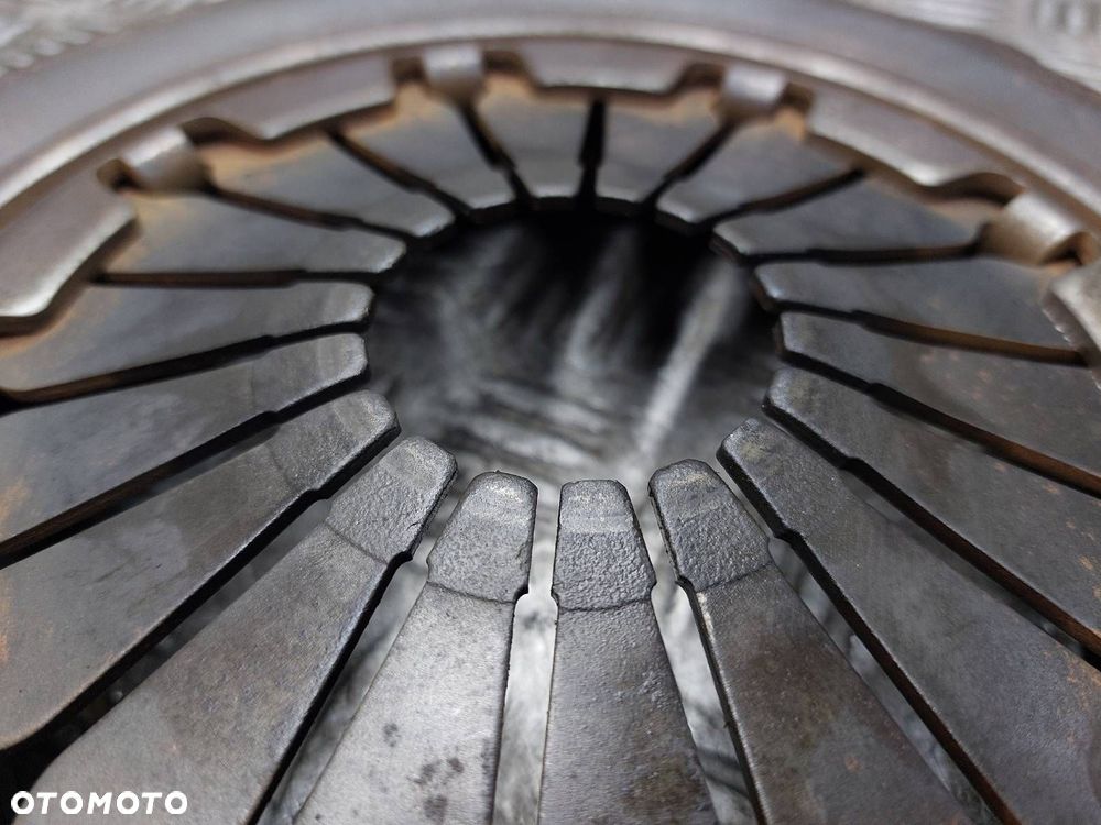 SPRZĘGŁO TARCZA + DOCISK + ŁOŻYSKO OPOROWE TOYOTA AVENSIS T25 2.0 16V - 3