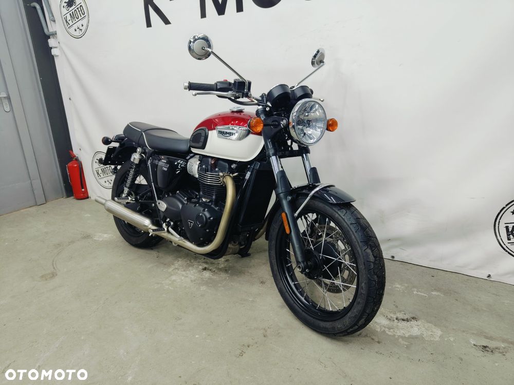 Triumph Bonneville - 2