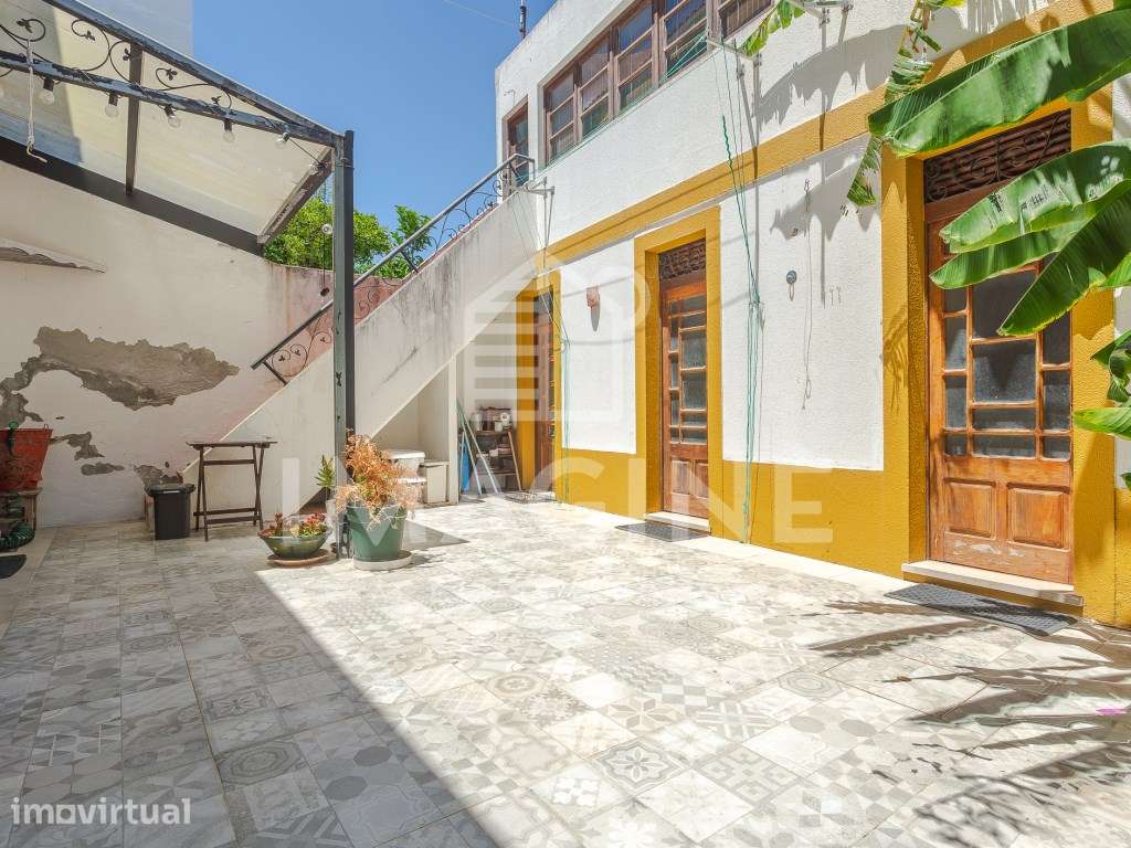 Moradia com Pátio no Centro Histórico de Setúbal - Grande imagem: 2/39
