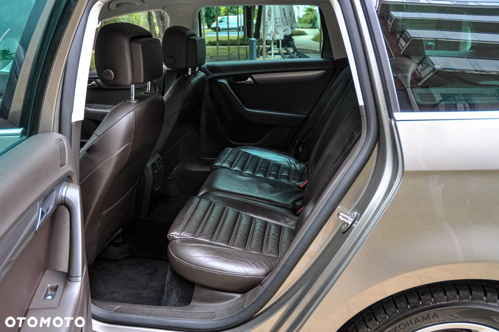 Volkswagen Passat - 8