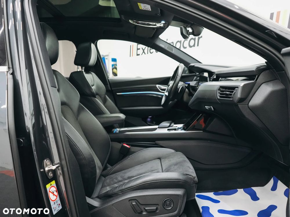 Audi e-tron - 36