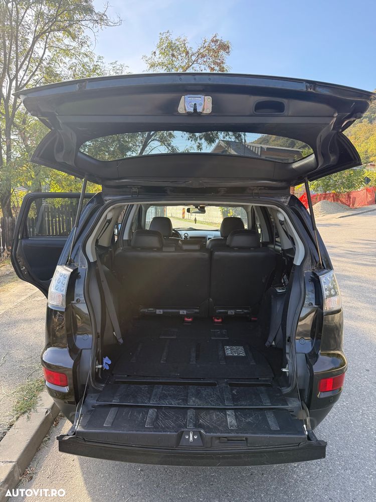 Mitsubishi Outlander - 9