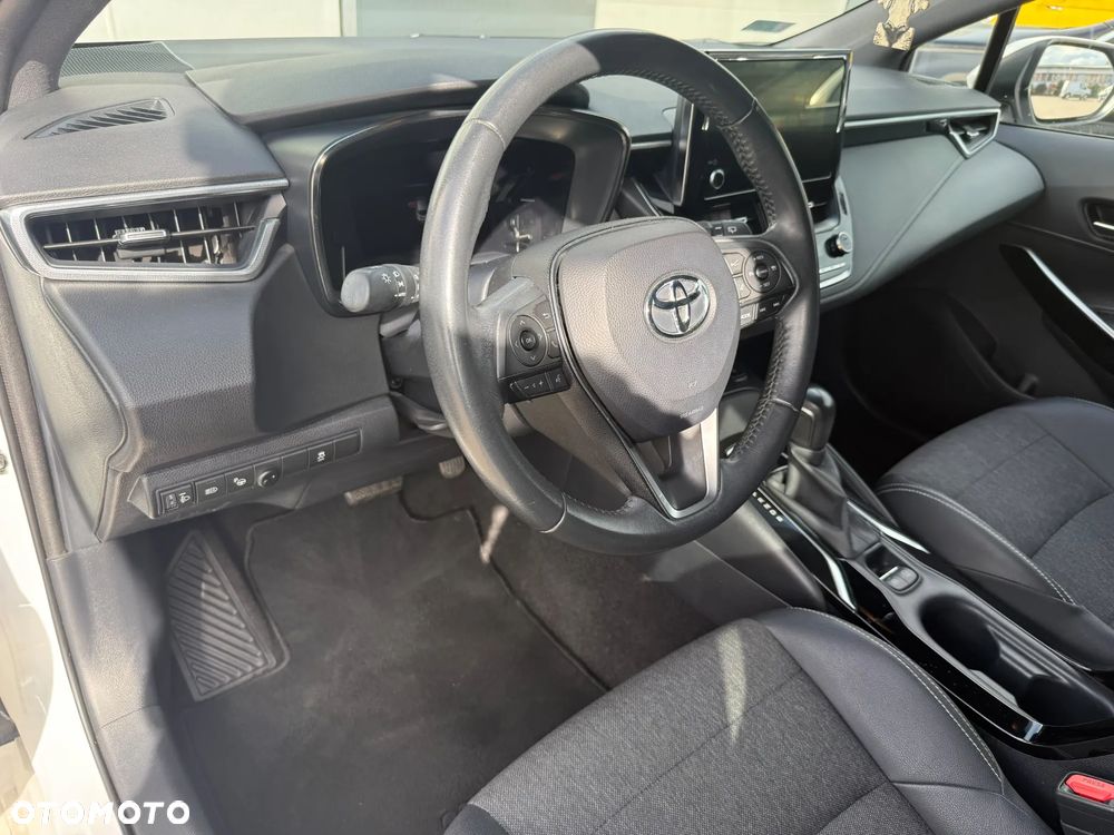 Toyota Corolla - 10
