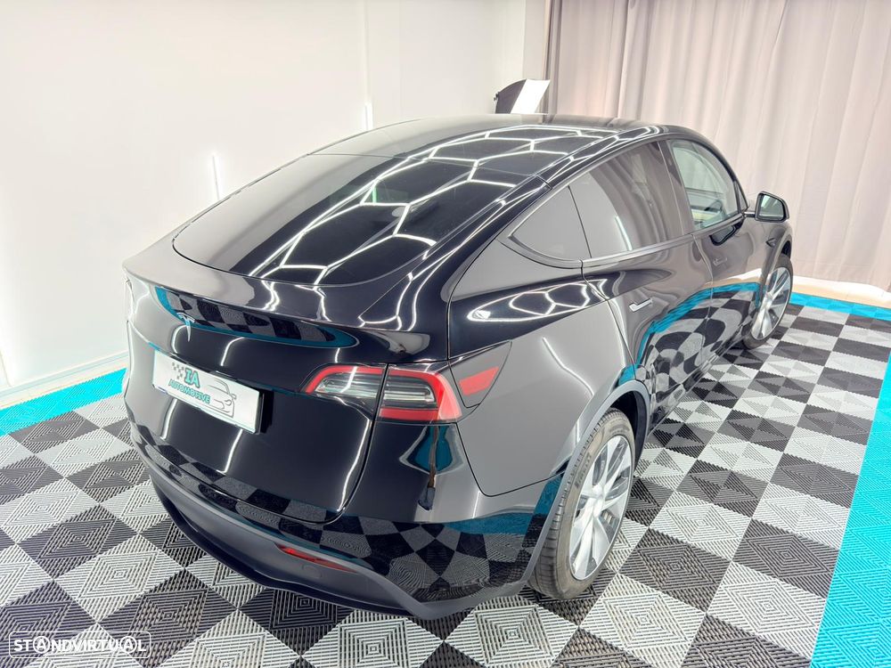 Tesla Model Y Long Range Dual Motor AWD - 9