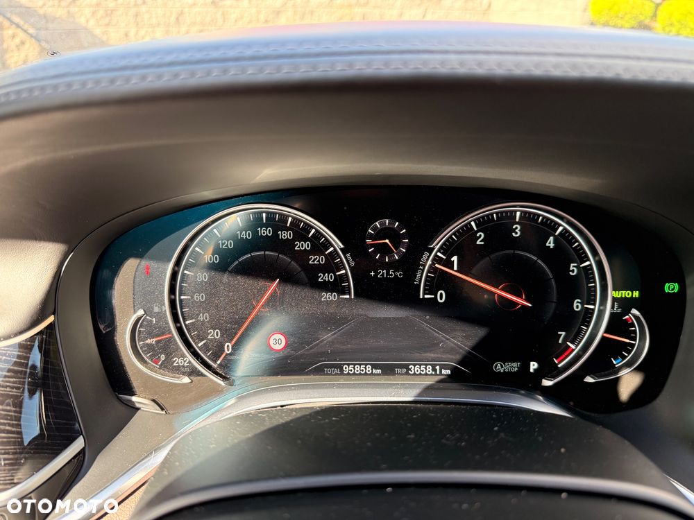 BMW Seria 7 750Li - 39