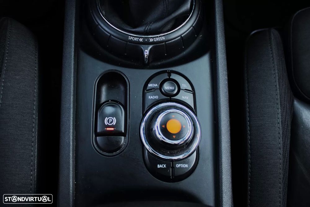 MINI Clubman Cooper Aut. Essential - 12