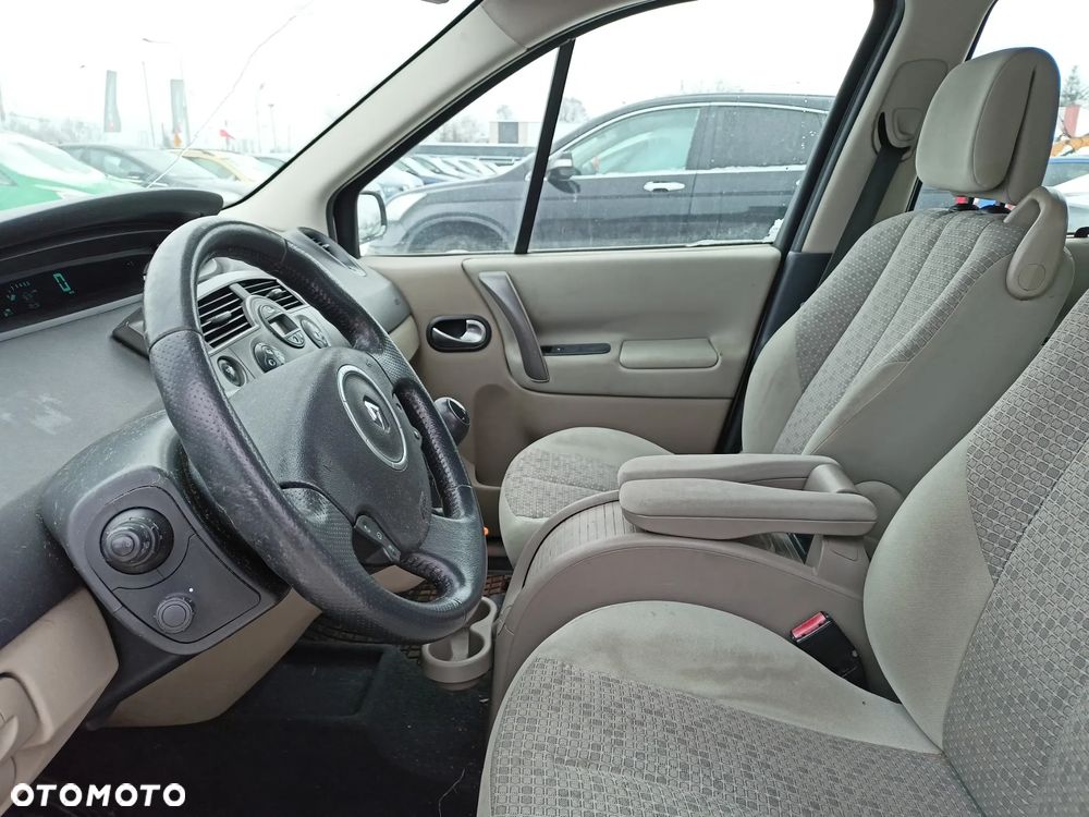 Renault Grand Scenic - 8