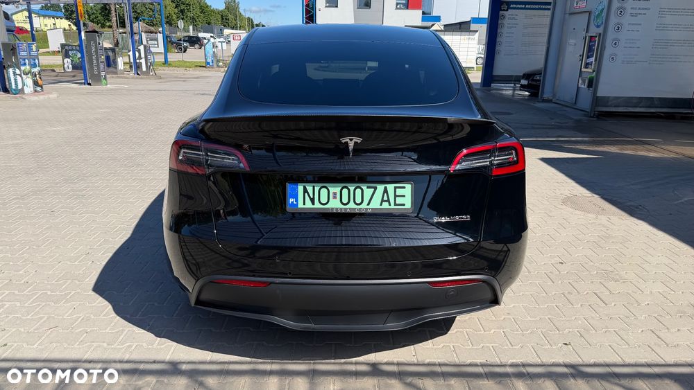 Tesla Model Y Performance AWD - 4