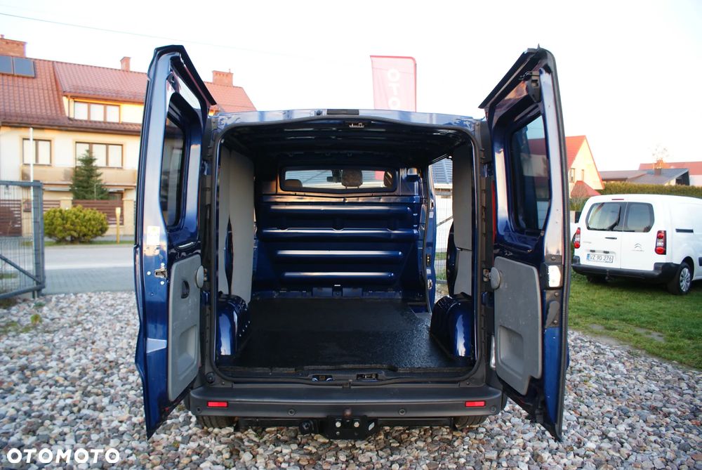 Opel Vivaro - 8