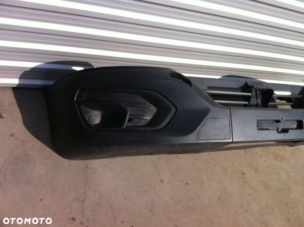 IVECO DAILY ZDERZAK PRZEDNI - 2