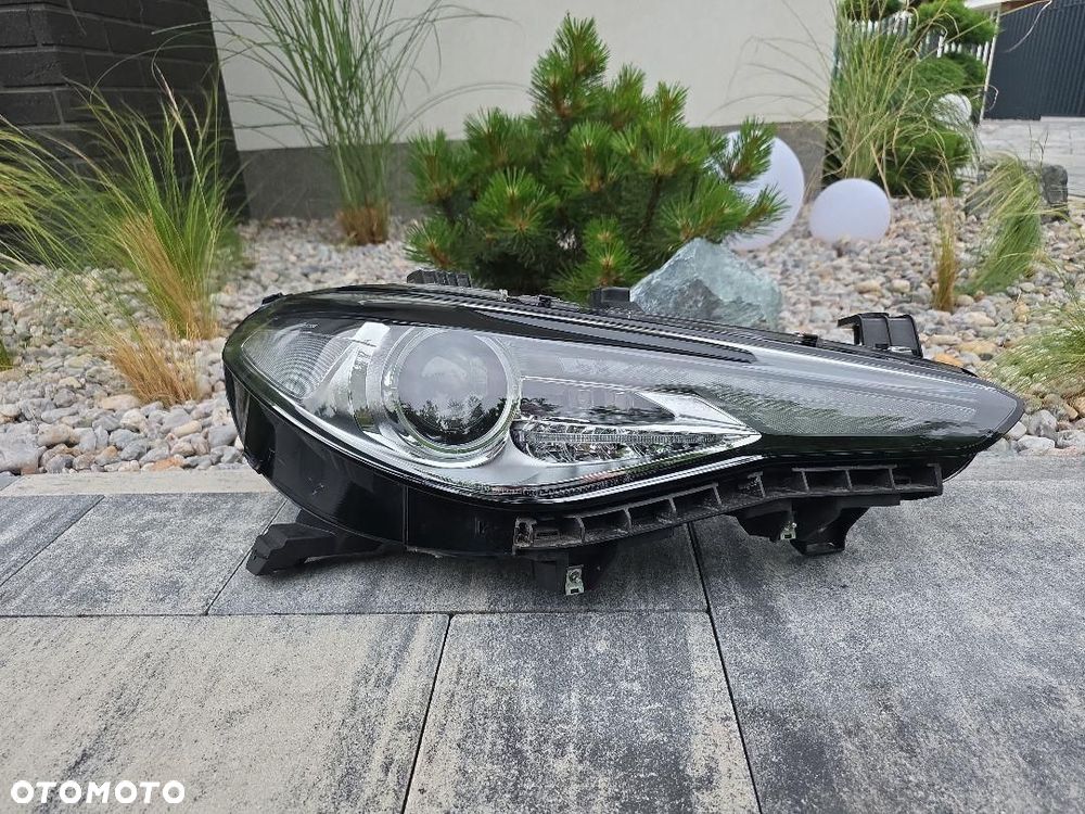ALFA ROMEO GIULIA Lampa prawa przód Kompletna Bi-Xenon Led 50557244 - 1