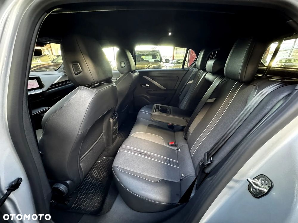 Opel Astra 1.2 T GS Line S&S - 13