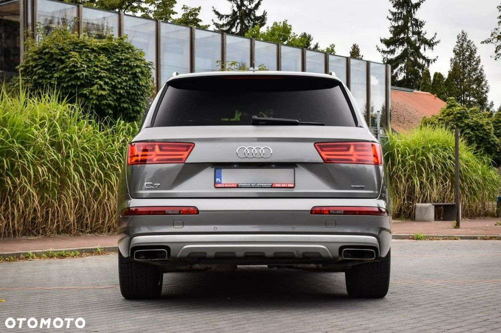 Audi Q7 - 12