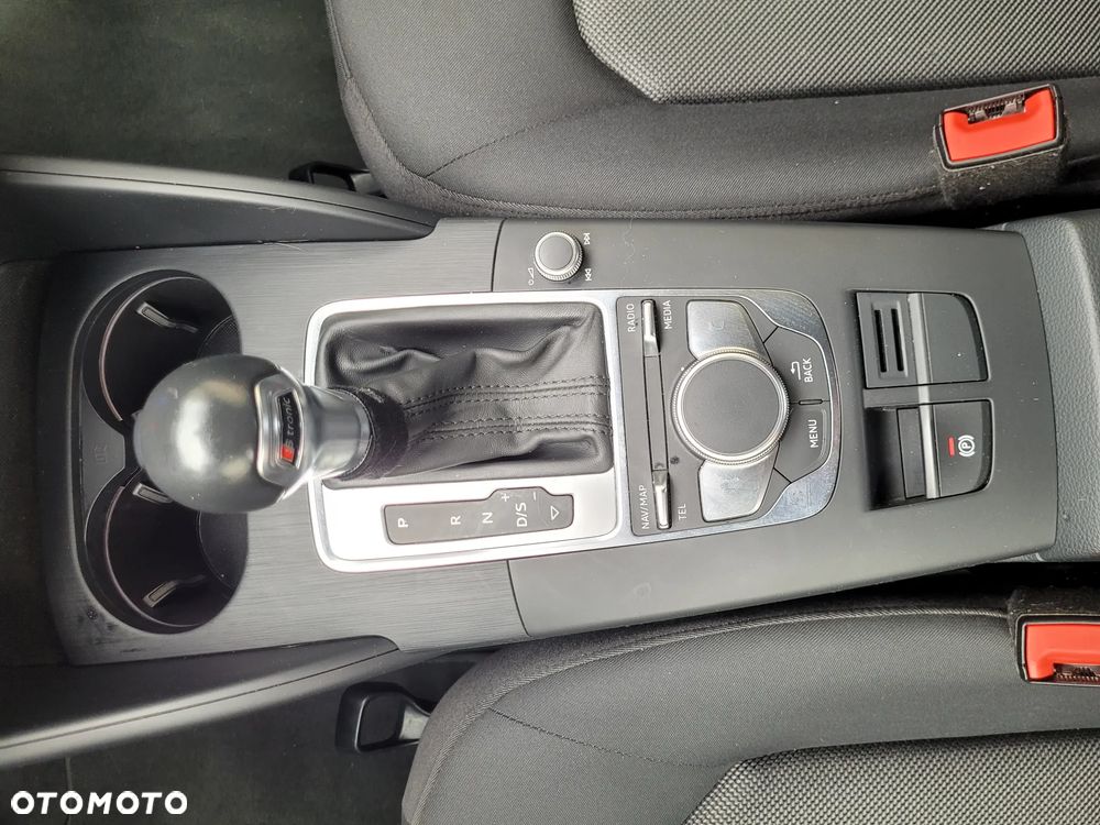 Audi A3 Limousine 35 TFSI cylinder on demand S tronic design - 6