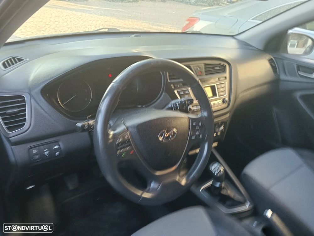 Hyundai i20 1.1 CRDi Comfort+Pack Look+JLL16 - 20