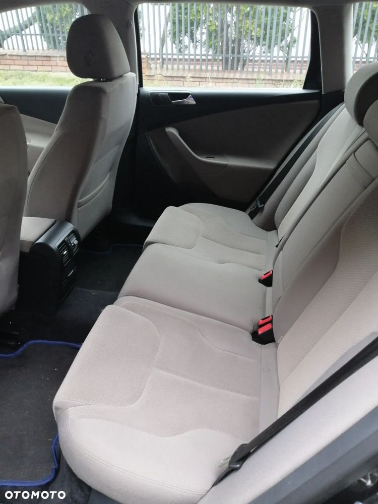 Volkswagen Passat - 5