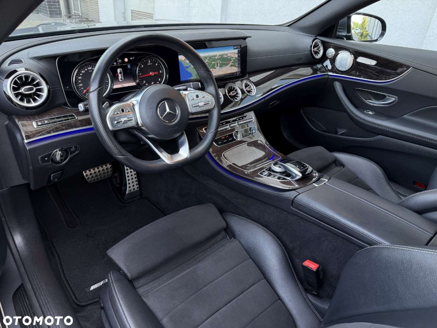Mercedes-Benz Klasa E 220 d Coupe 9G-TRONIC AMG Line - 17