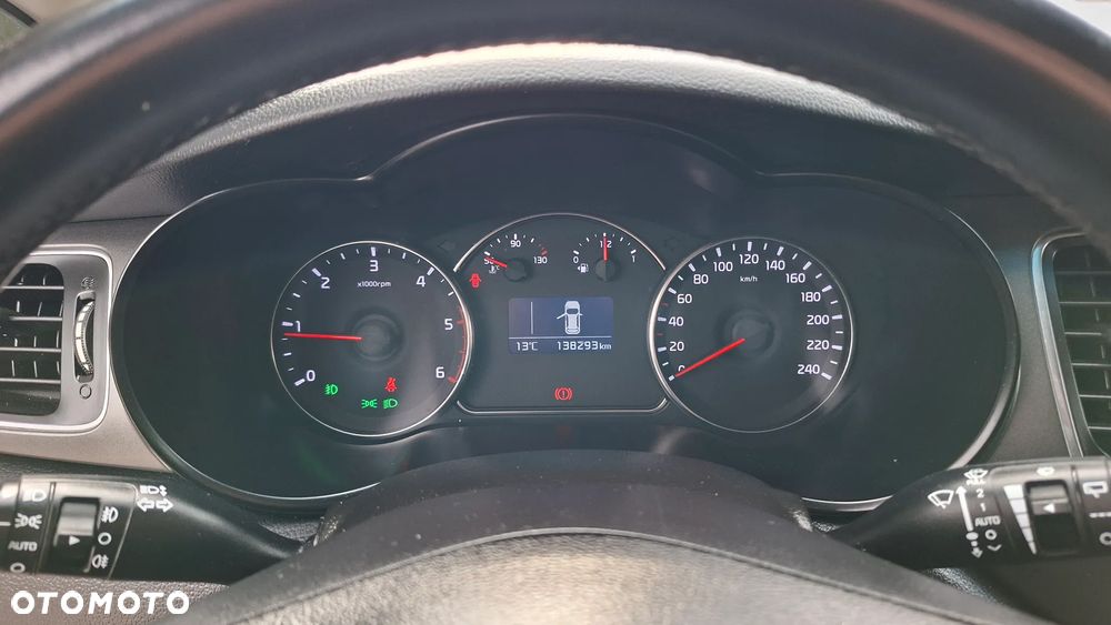 Kia Carens 1.7 CRDi Spirit - 34