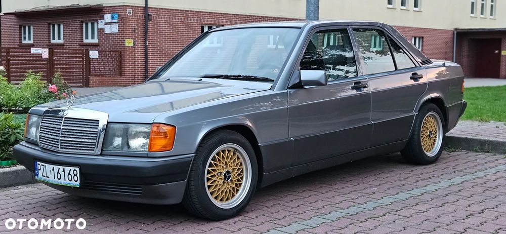 Mercedes-Benz W201 (190) - 3