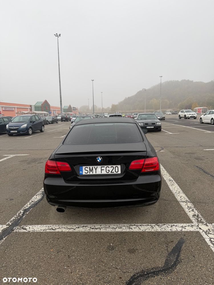 BMW 3 Series 2011 photo 4