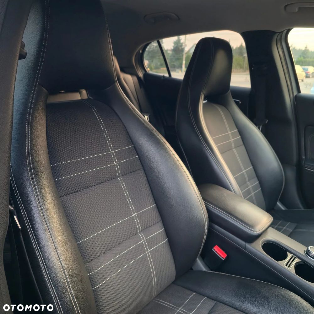 Mercedes-Benz GLA 220 d 4Matic 7G-DCT AMG Line - 25