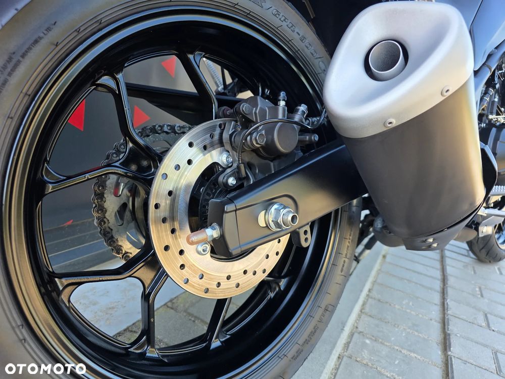 Yamaha MT - 21
