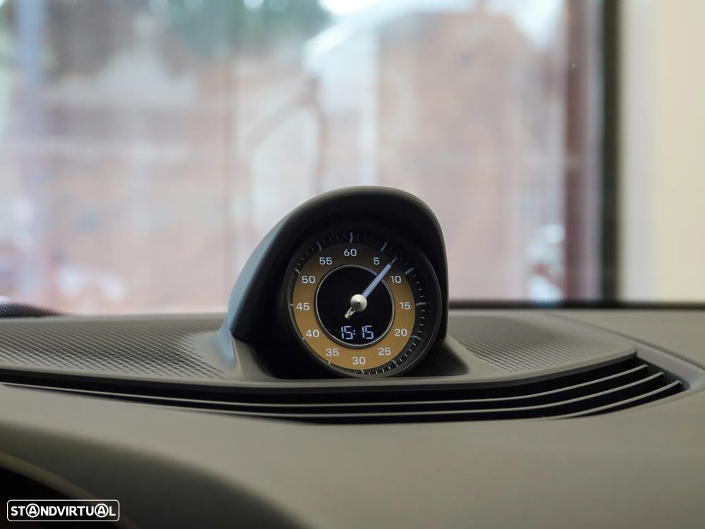 Porsche Taycan Standard - 33