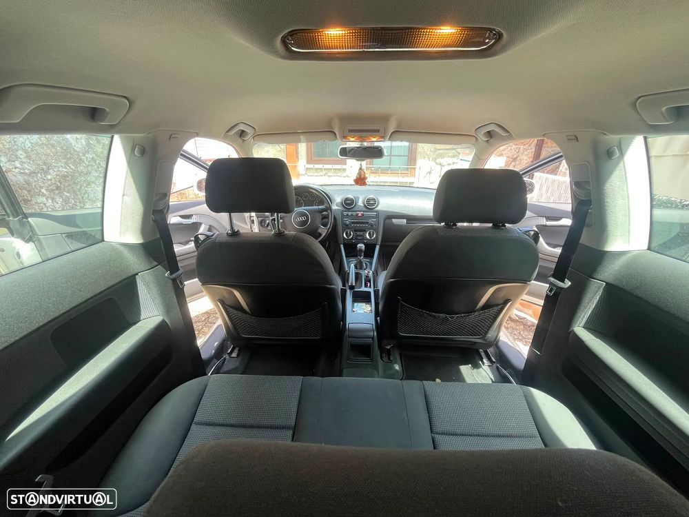 Audi A3 1.6 Ambiente - 3