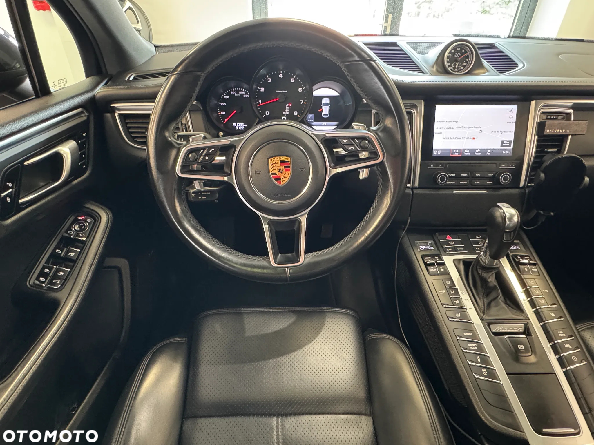 Porsche Macan - 11