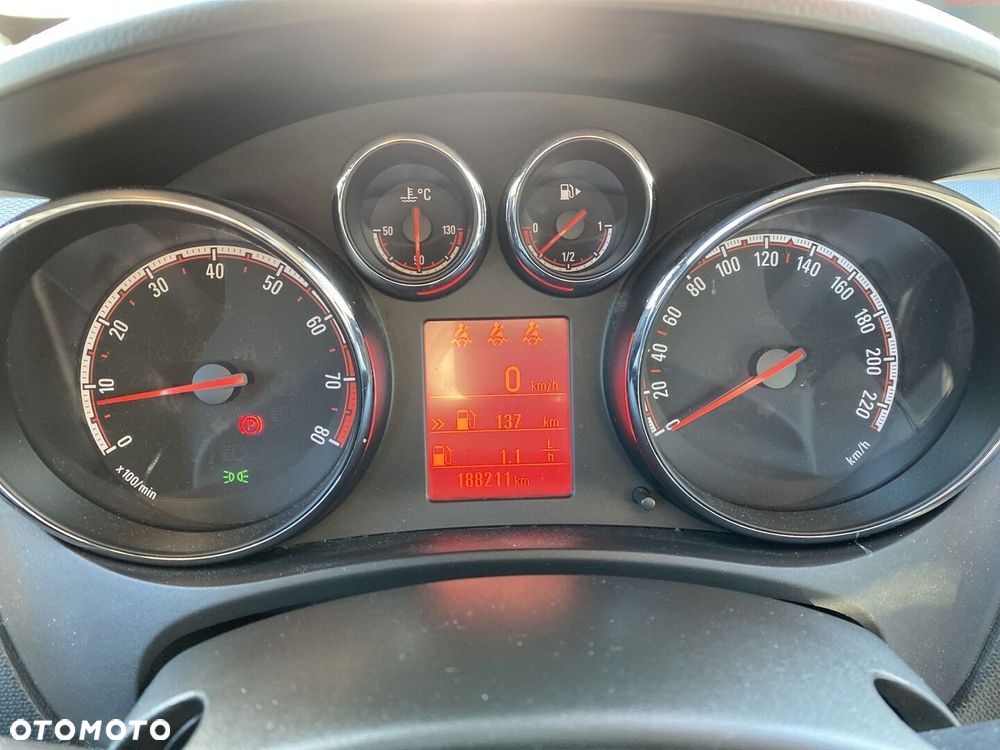 Opel Meriva 1.4 T Essentia S&S - 18