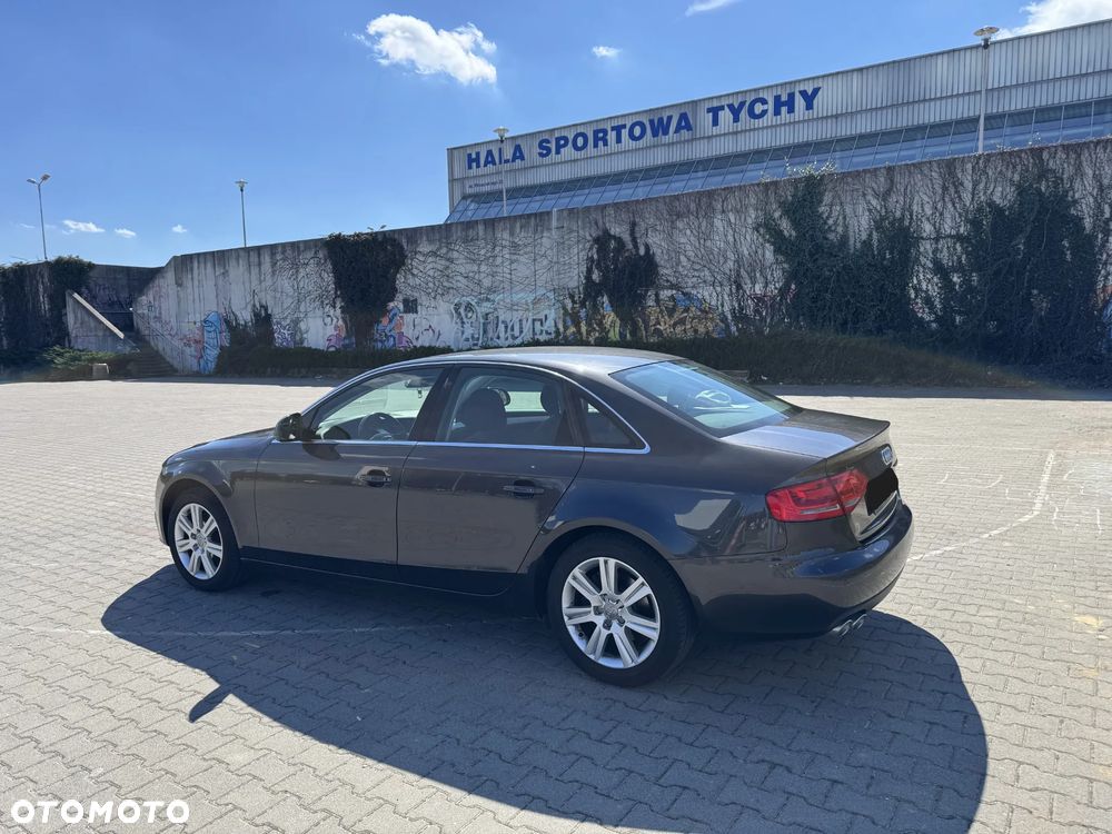 Audi A4 Limousine - 3